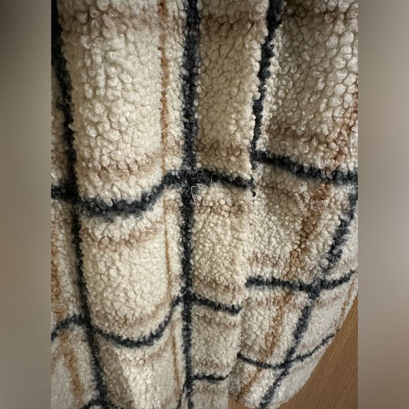 Knee length coat - Picture 6 of 11